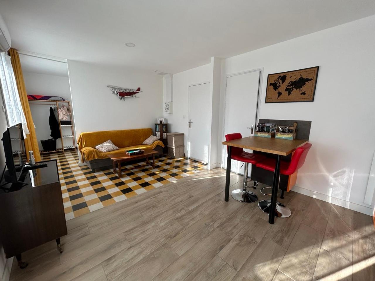 Appartement Les Voyages De Romane Нарбон Екстериор снимка